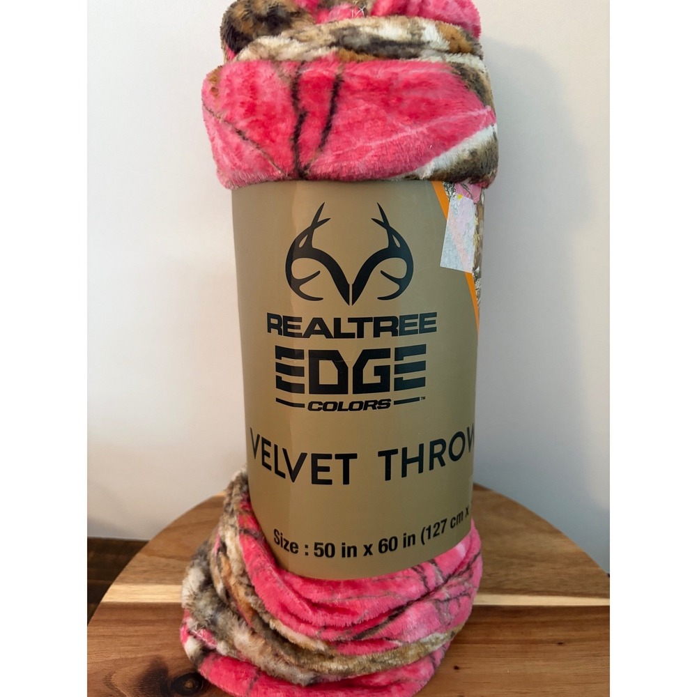 Realtree Edge Pink Camo 50 x 60 Velvet Throw Blanket New